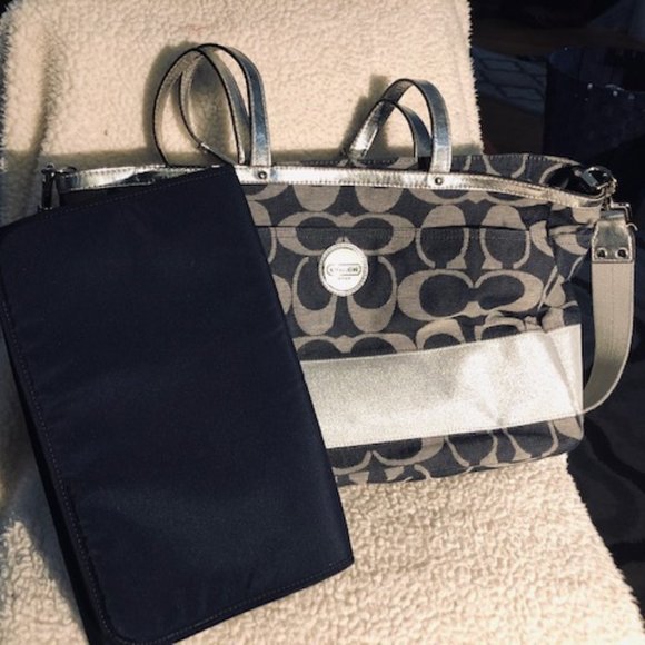 Coach Signature Diaper Bag- NEW! - Picture 6 of 7